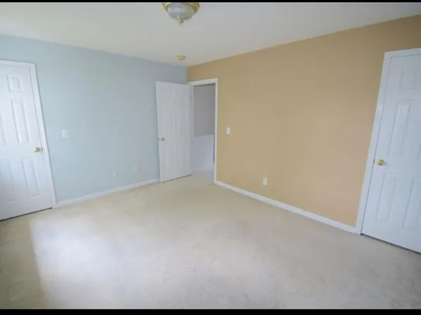 716 King Springs Rd APT 5, Johnson City, TN 37601