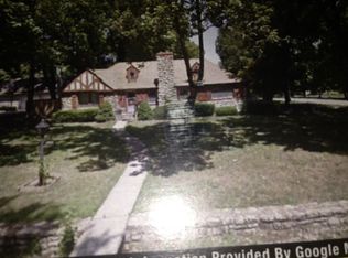 932 E Manor Rd, Independence, MO 64055