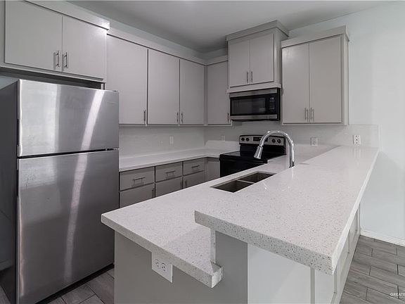3rd image of 444 E Acacia St #3
