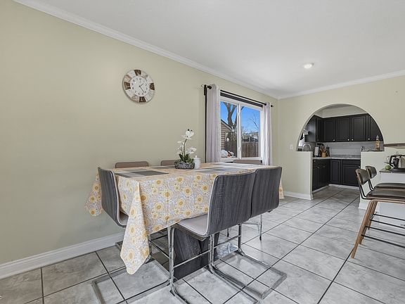 3rd image of 2738 Schofield Ave
