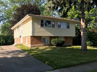 3825 169th St, Country Club Hills, IL 60478