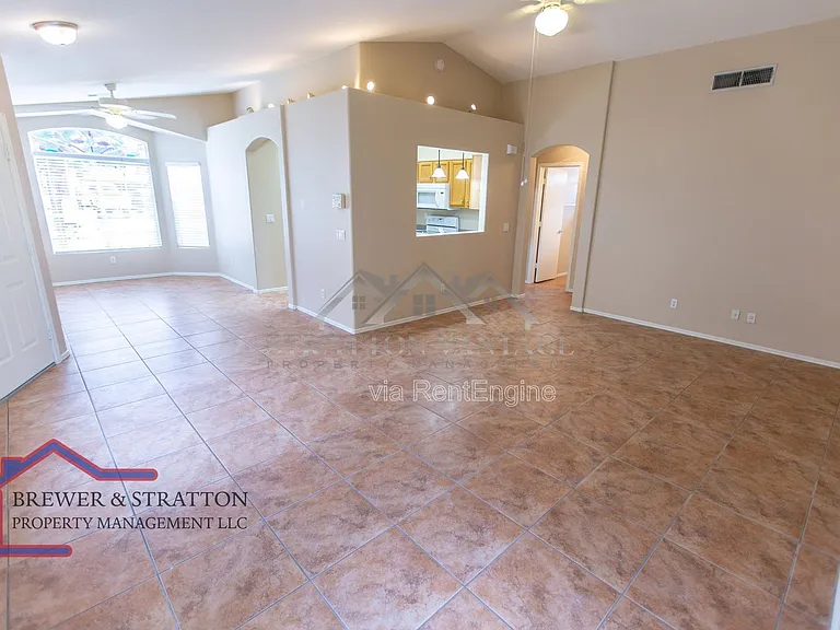 4962 E Holmes Ave — Photo 22