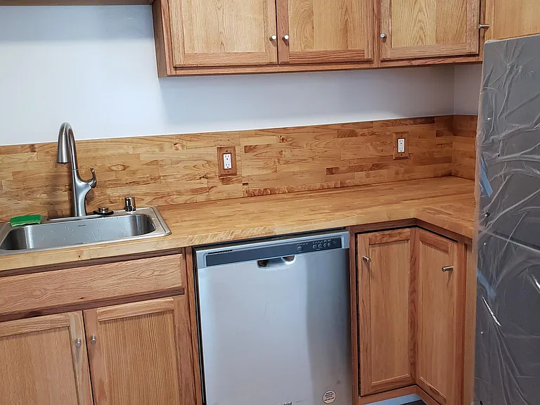 861 Loring St — Photo 14