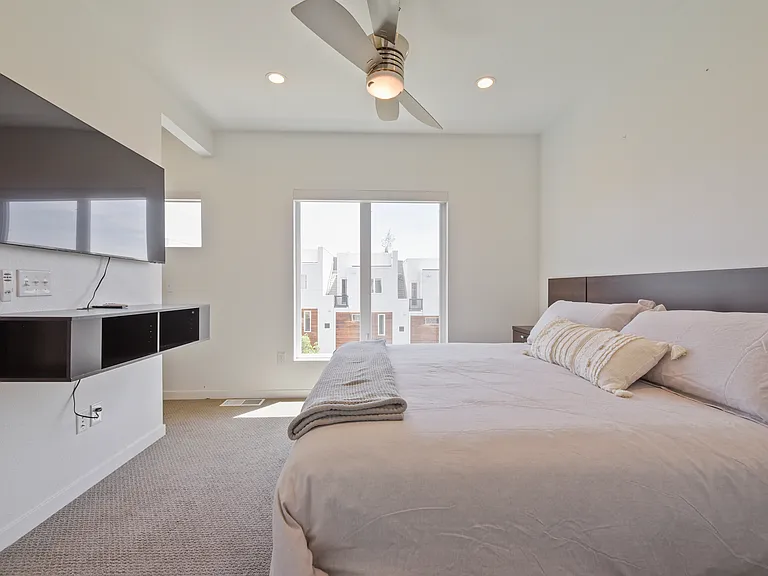 1731 King St #1731 — Photo 29