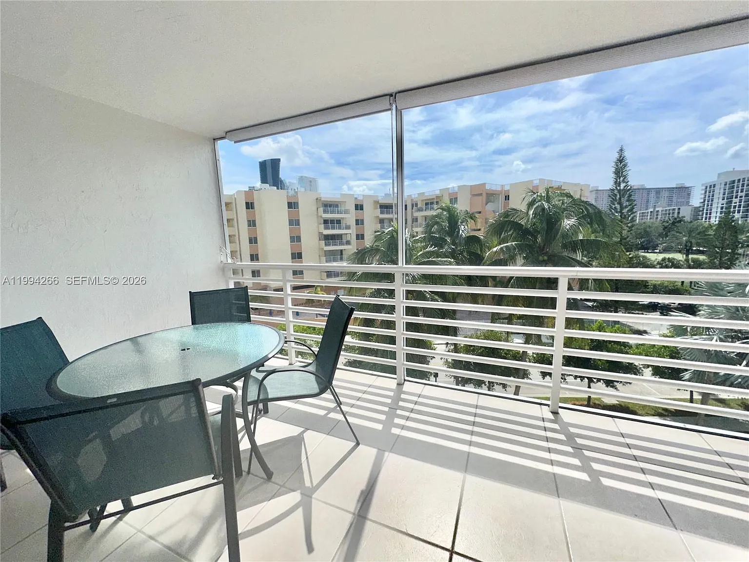 Le Frontenac Condo — Photo 1