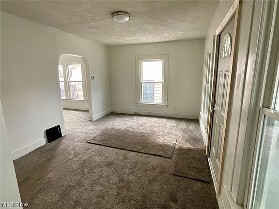 3rd image of 425 Spaulding St