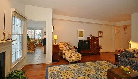 5th image of 40 Fieldstone Dr