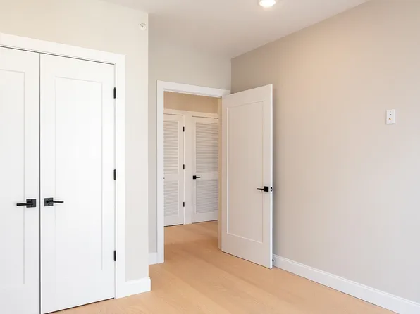 10 South Street image 26 of 39