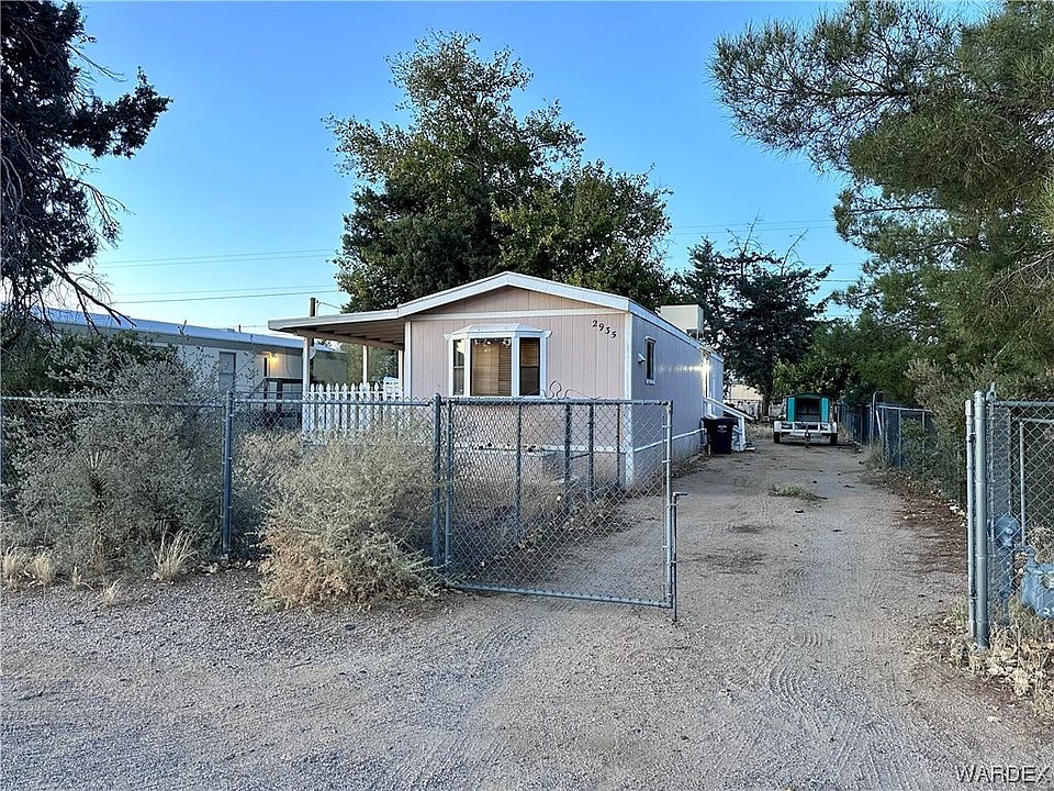 1st image of 2935 E Leroy Avenue