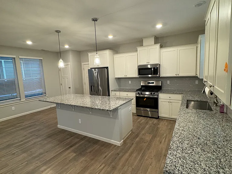 6947 SE Red Alder St — Photo 9