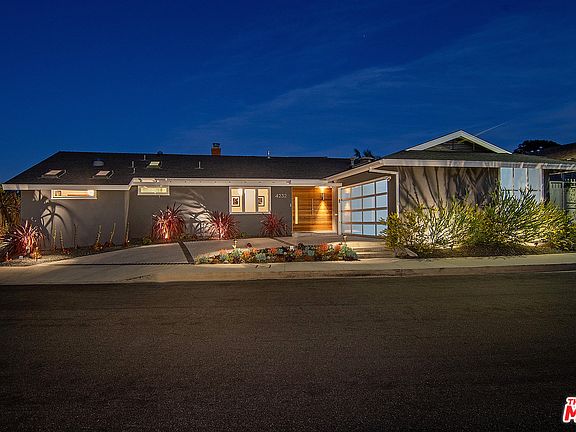 2nd image of 4232 S Cloverdale Ave