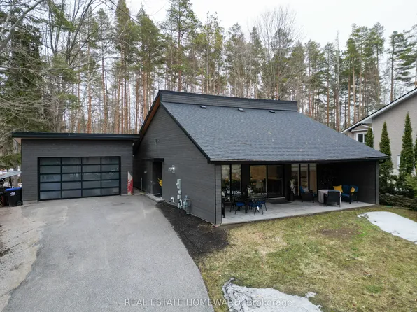 3763 Fairway Rd, Innisfil, ON L9S 2L4