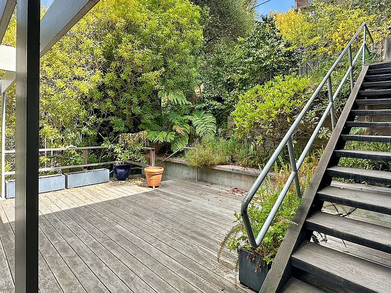 1118 Keith Ave — Photo 5