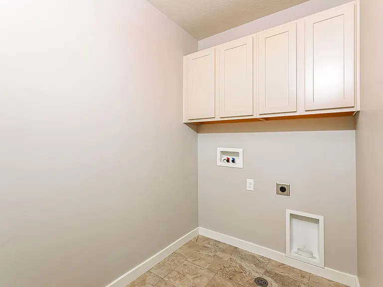13368 S Moorfield Dr — Photo 15