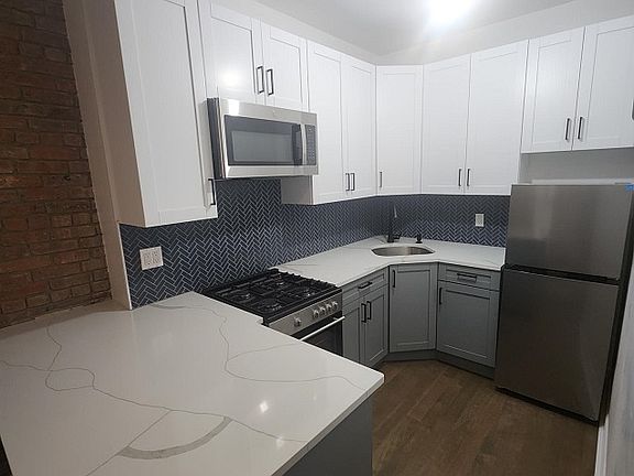 5th image of 341 W 71st St APT 3