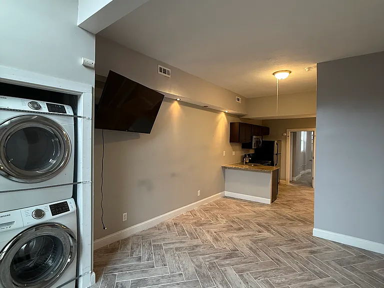 75 Whitney Ave #2 — Photo 11