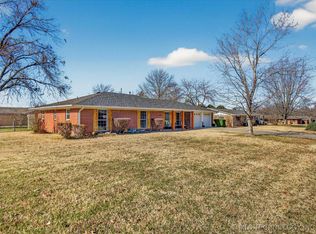 1307 SE Greystone Ave, Bartlesville, OK 74006