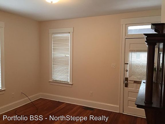 2nd image of 1233 Forsythe Ave