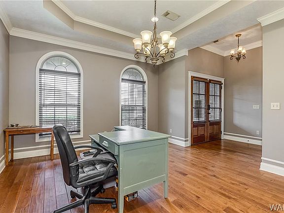 3rd image of 132 Murphy Place Dr