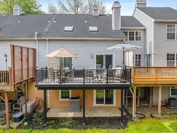3rd image of 8 Delaware Ln