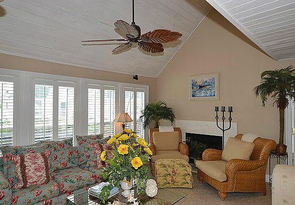 2nd image of 775 Gulf Shore Dr Unit 12