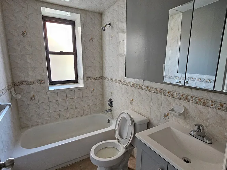 66 N 9th St #2E — Photo 6