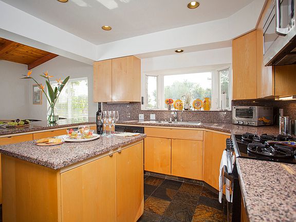 3rd image of 5226 1/2 Briggs Ave