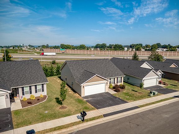 2nd image of 2050 Glade Dr SE