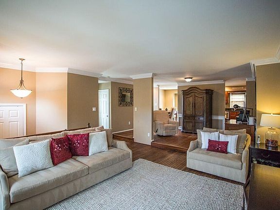 3rd image of 4117 Meadow Field Ct