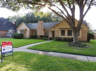 1015 Tangle Briar Dr, Seabrook, TX 77586