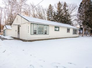 2005 Macarthur Rd #2007, Waukesha, WI 53188