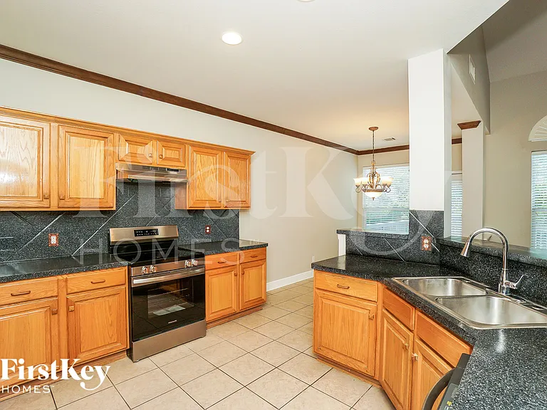 20930 Pedregoso Ln — Photo 9