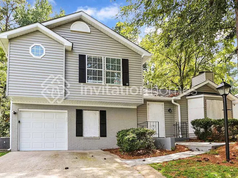 3728 Adamsville Dr SW — Photo 1