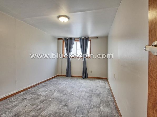 2952 SW Huber St UNIT B