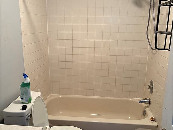 5th image of 2204 Hawthorne St