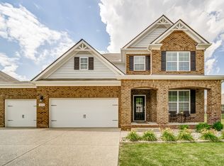 8016 Forest Hills Dr, Spring Hill, TN 37174