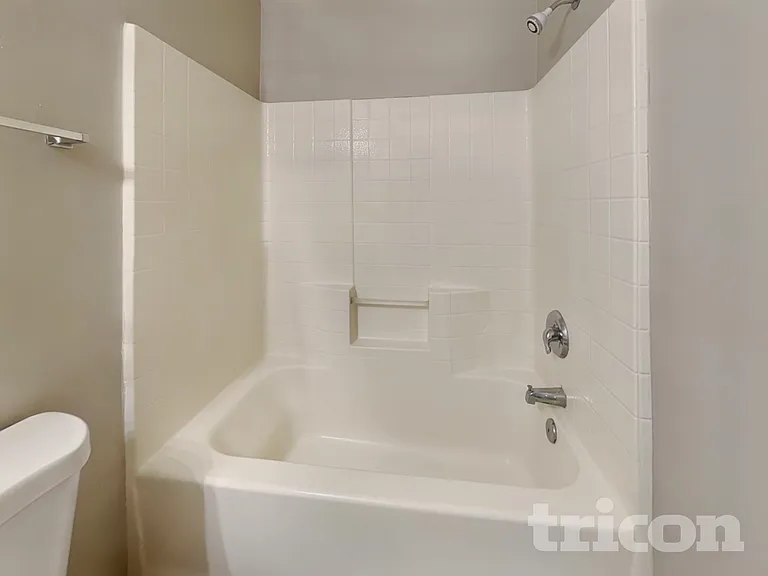 7503 Hollywood St — Photo 15