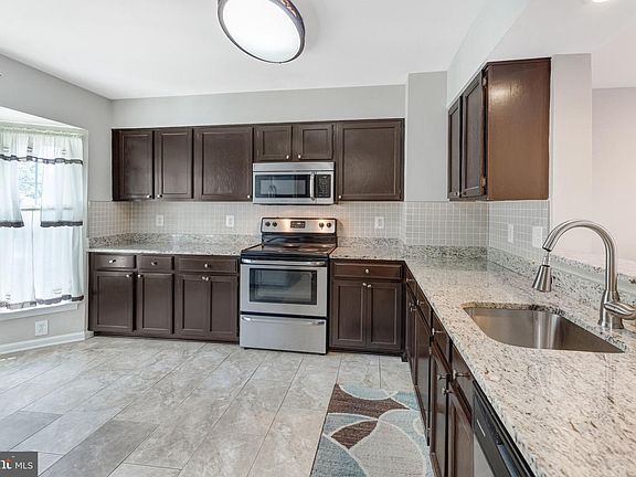 2nd image of 4325 Jonathan Ct