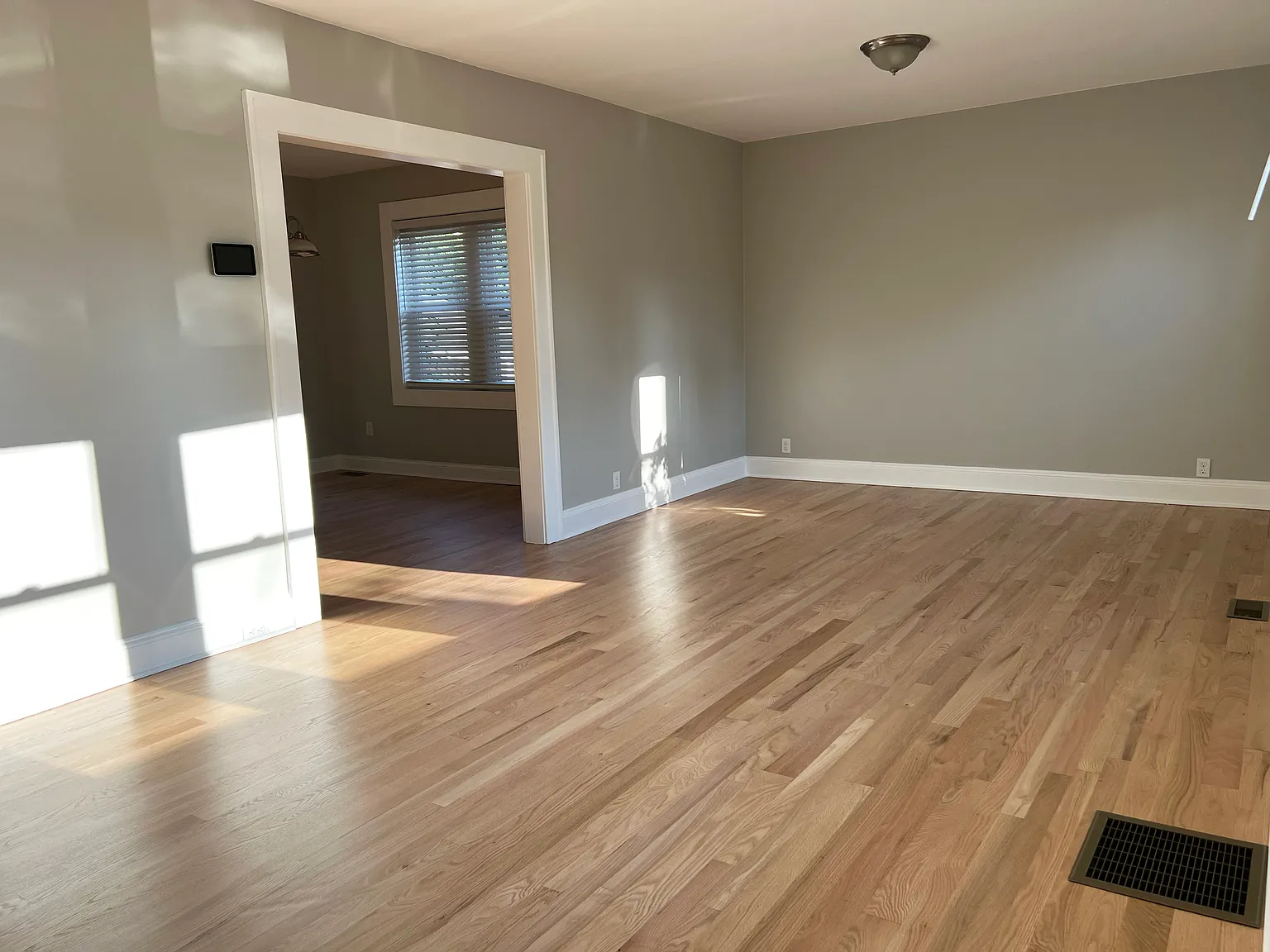 3 bed, 1.5 bath, 1362 sqft, $3,550 — Photo 3