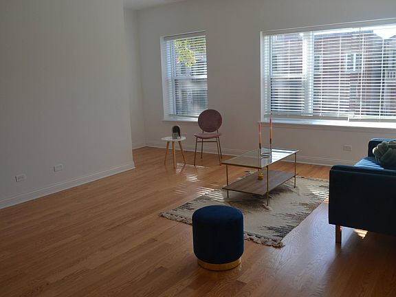 3rd image of 2432 W Erie St #1