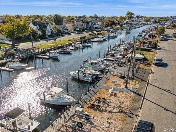 3 Hempstead Lane, Wantagh, NY 11793