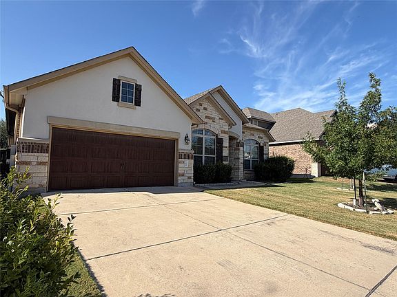 5th image of 104 Canyon Lake Ln