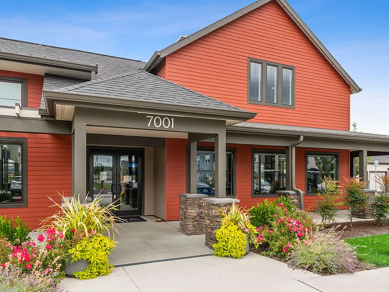 Zera At Reeds Crossing — Photo 35