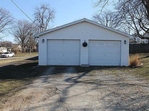 5th image of 400 Grandview Dr