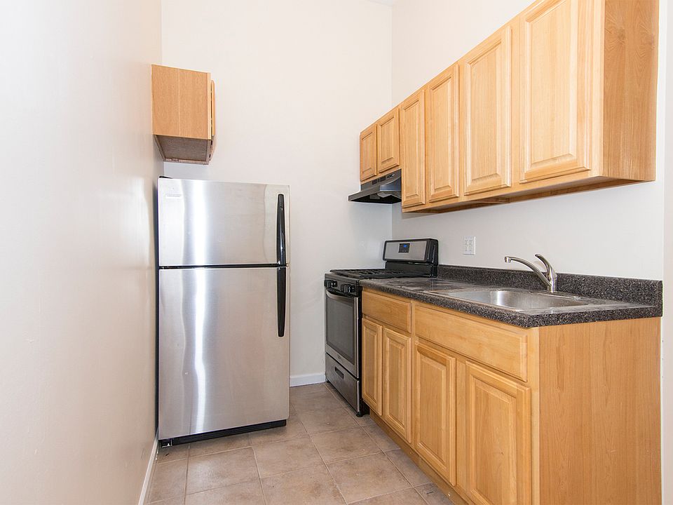 1st image of 30-12 Astoria Blvd #5D