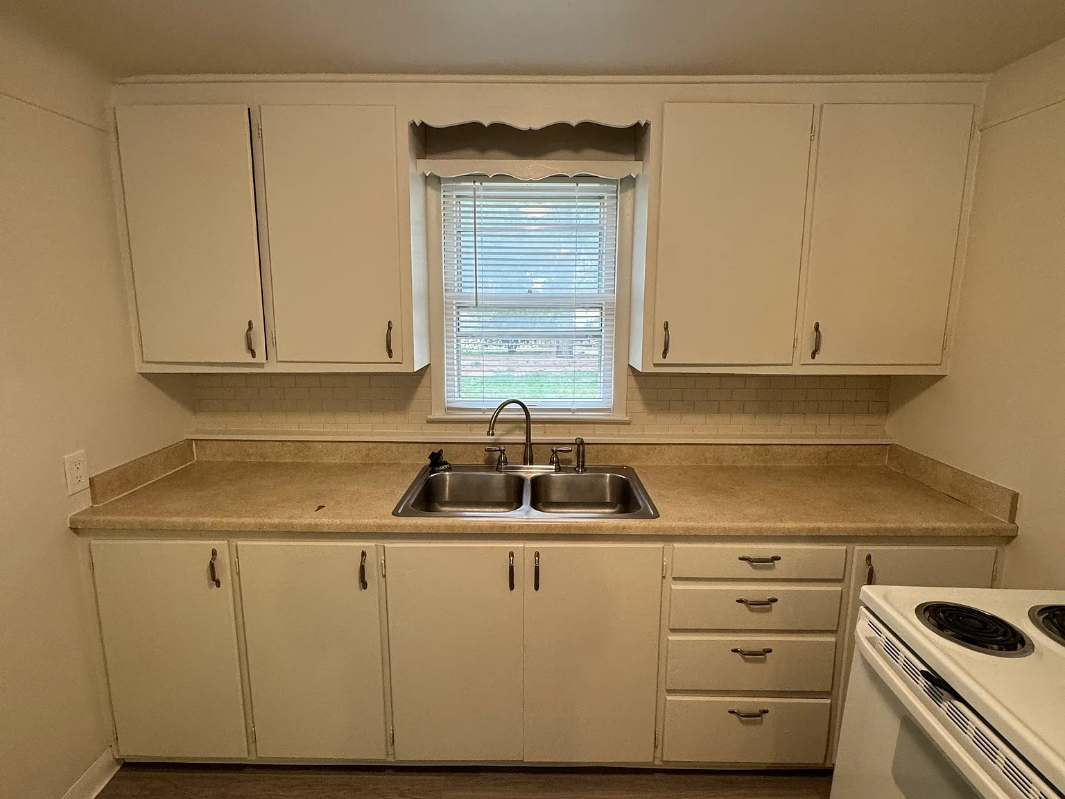 2 bed, $1,295 — Photo 3
