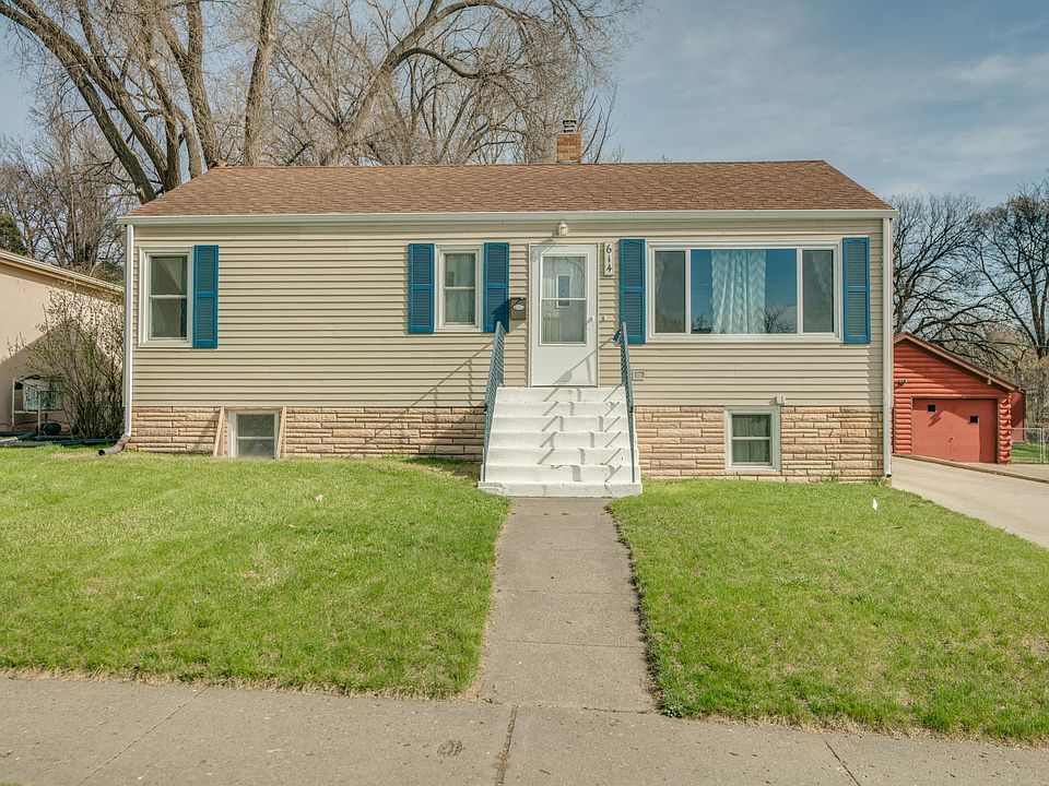 1st image of 614 W C Ave
