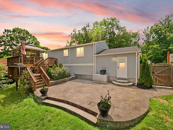 2nd image of 7907 Cliff Rock Ct
