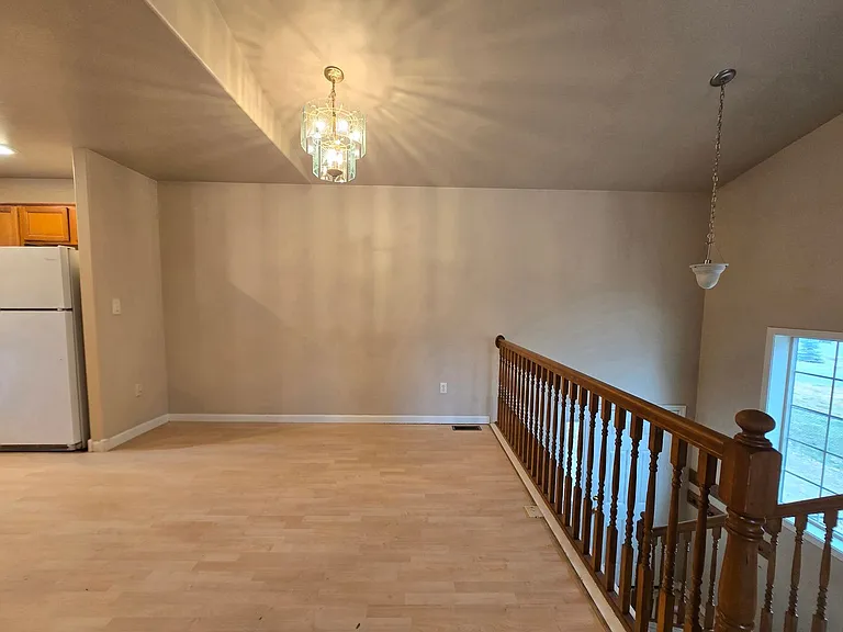 1317 Mirror Lake Ln — Photo 7