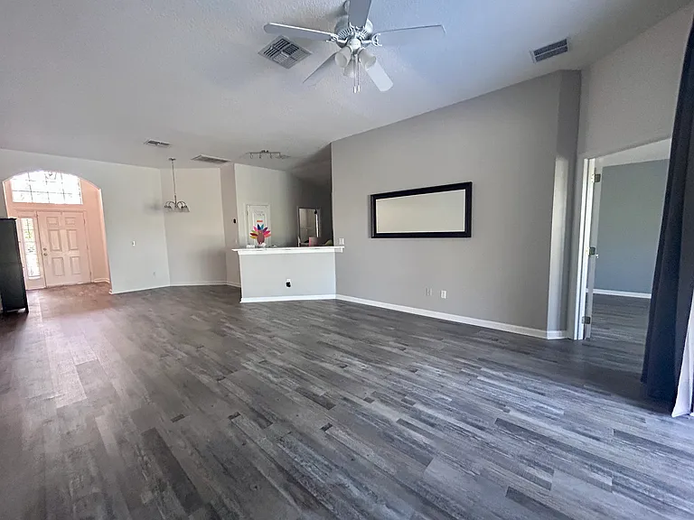 15345 Markham Dr — Photo 4